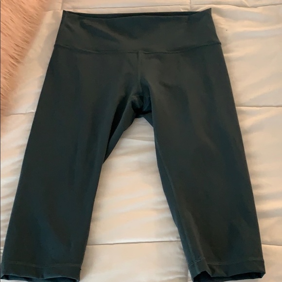 lululemon athletica Pants - Lululemon crop leggings